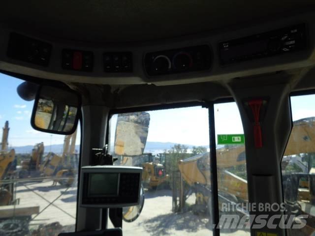 CAT 938M Pale gommate