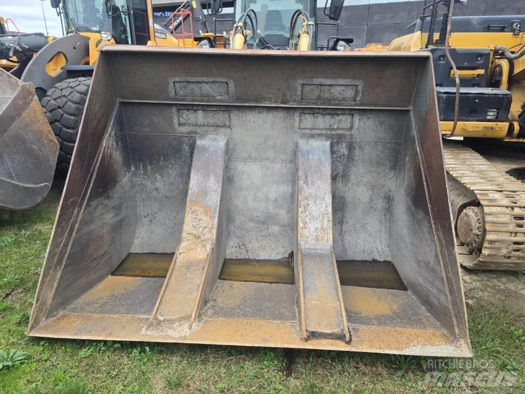 CAT IT 62 H Pale gommate