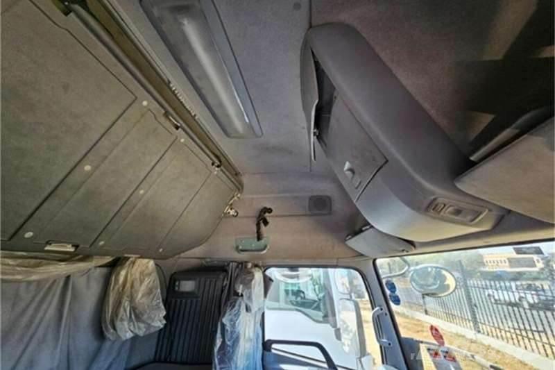 UD TRUCKS QUON Camion altro