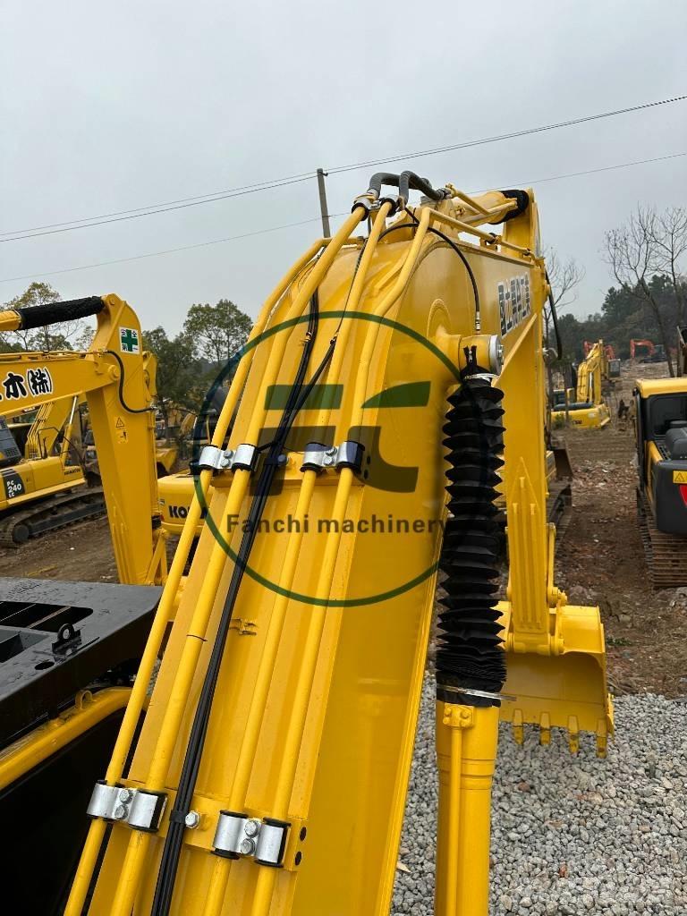 Komatsu PC 200-8 Escavatori cingolati