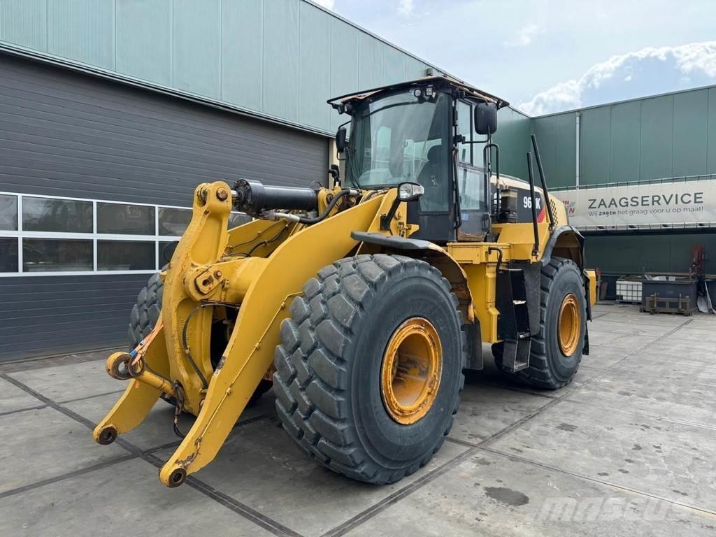 CAT 966 K Pale gommate