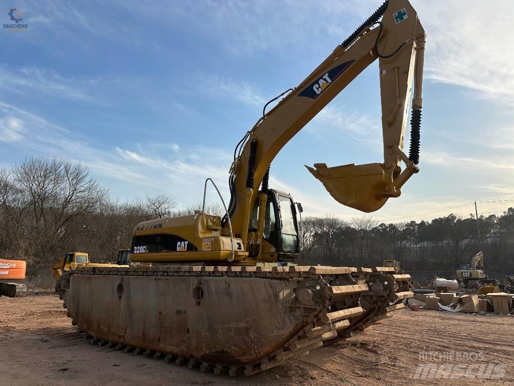 CAT 320 C L Escavatori anfibi
