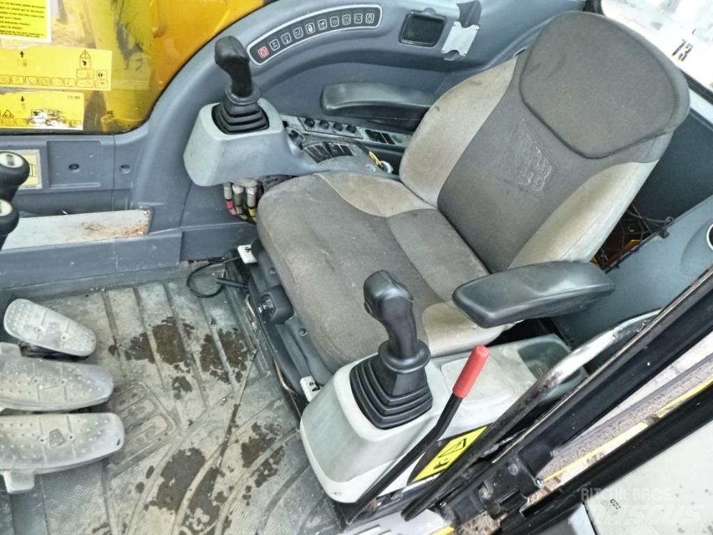 JCB JS 145 LC Escavatori cingolati