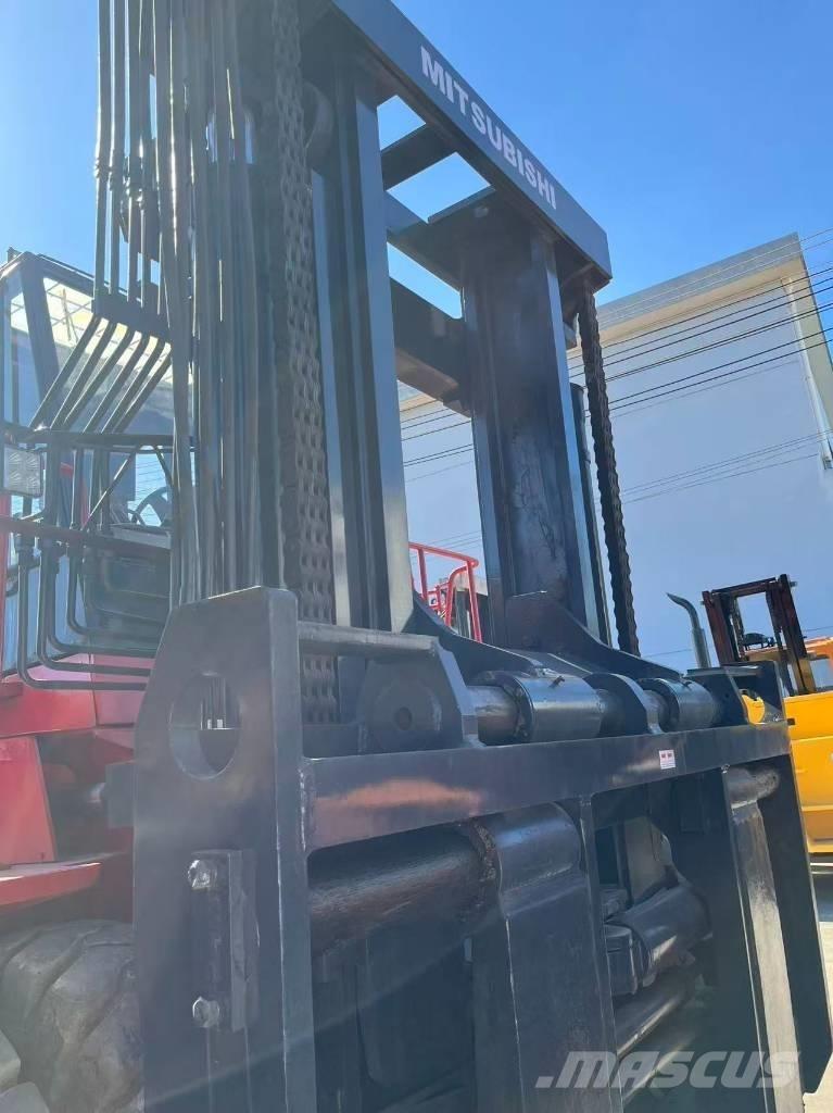 Mitsubishi FD 30 T Carrelli elevatori diesel