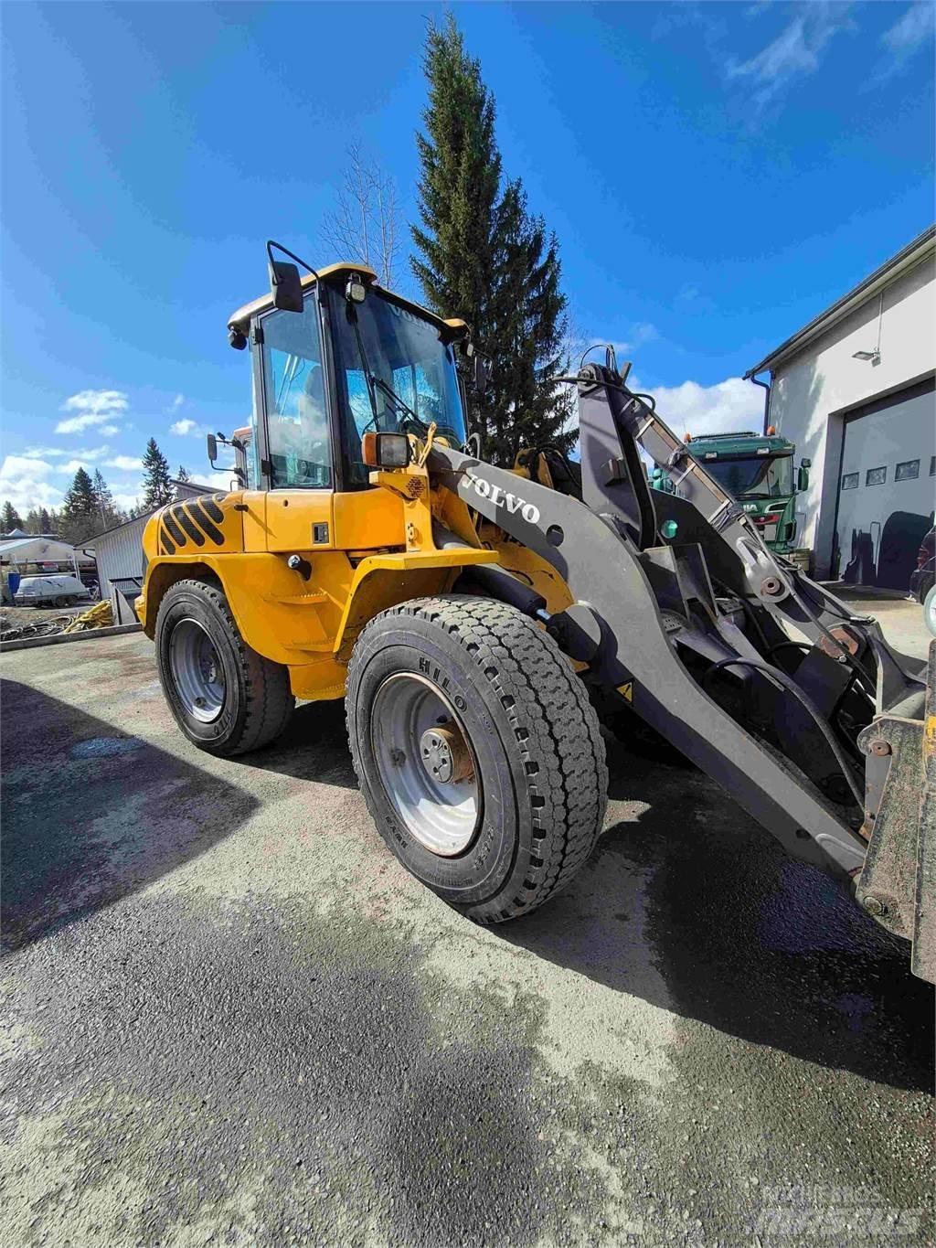Volvo L45 Pale gommate