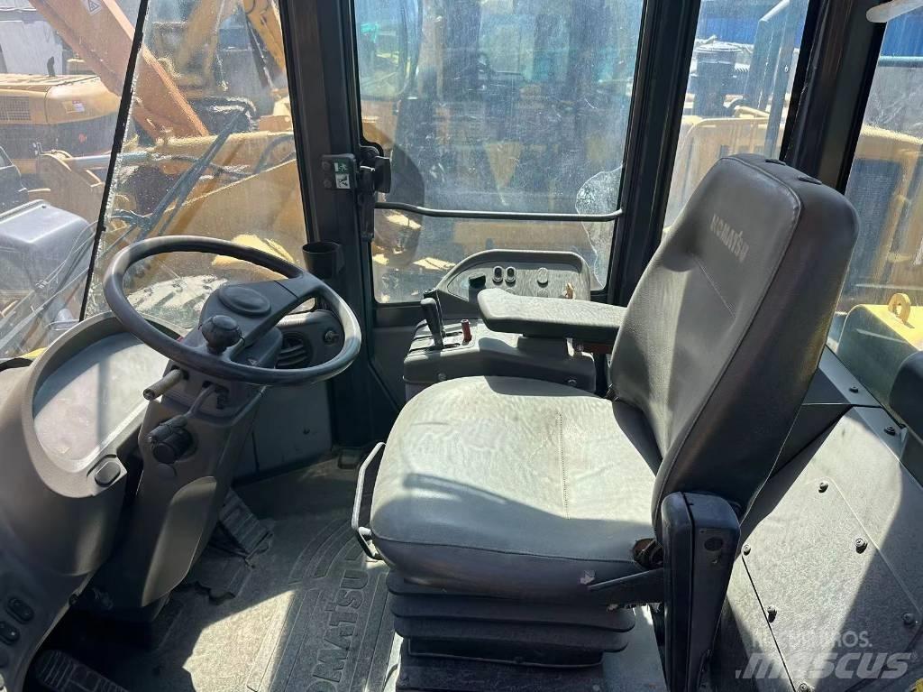 Komatsu WA380-6 Pale gommate