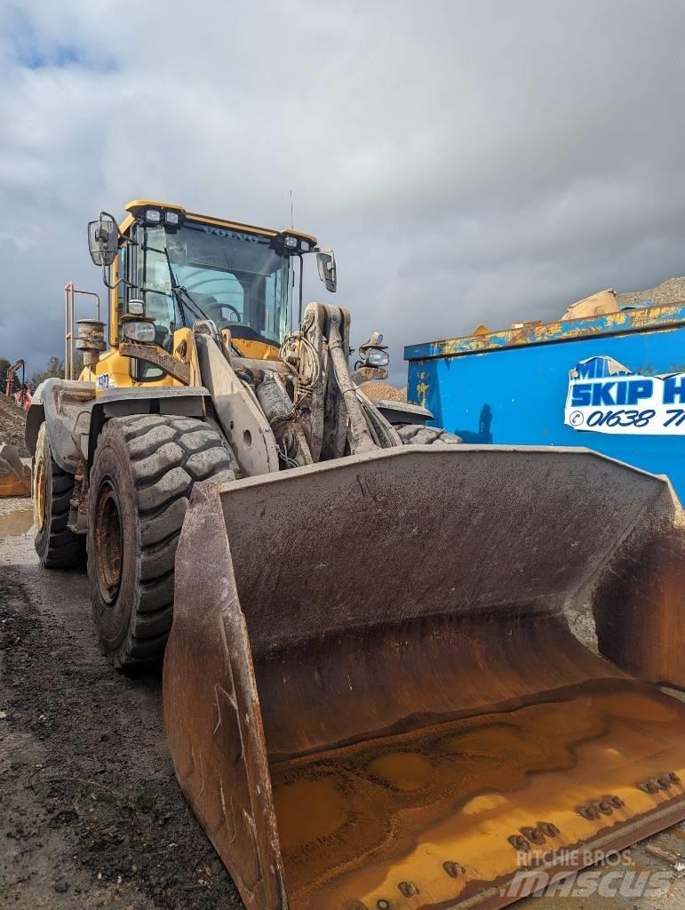 Volvo L 120 H Pale gommate