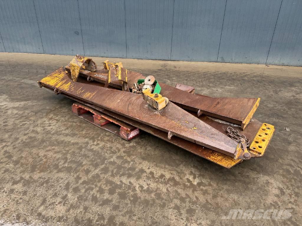 CAT 730 Portelloni posteriori