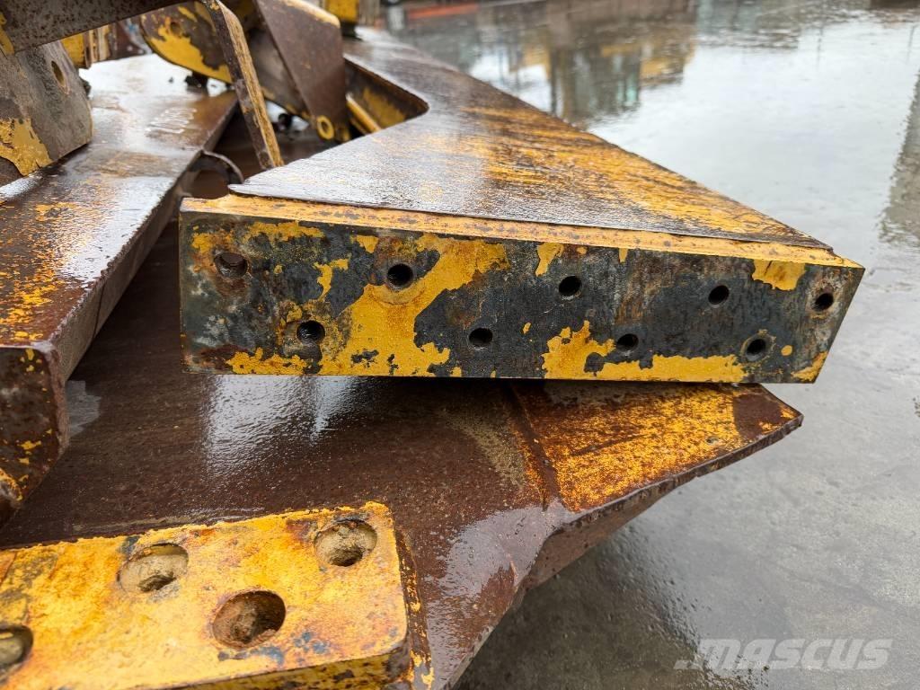 CAT 730 Portelloni posteriori