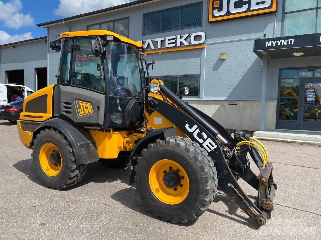 JCB 409 T4 Pale gommate