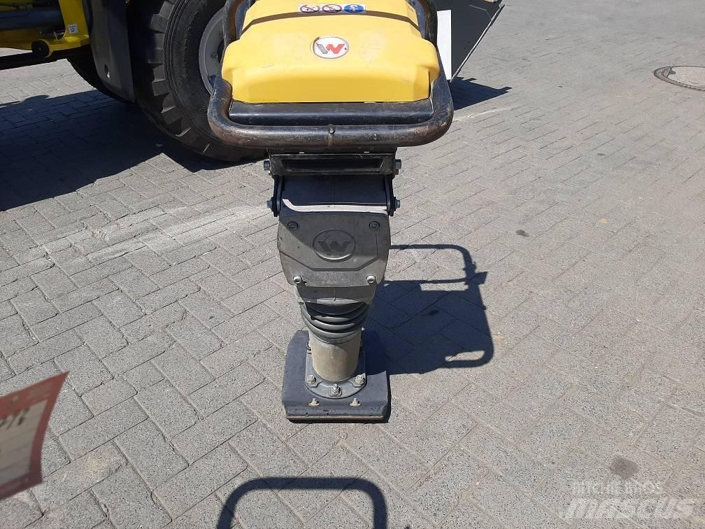 Wacker Neuson AS60e Vibrocostipatore verticale