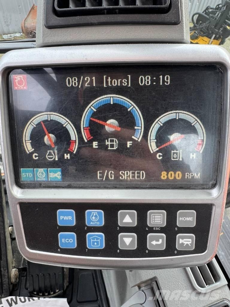 Doosan DX 140 W Escavatori gommati