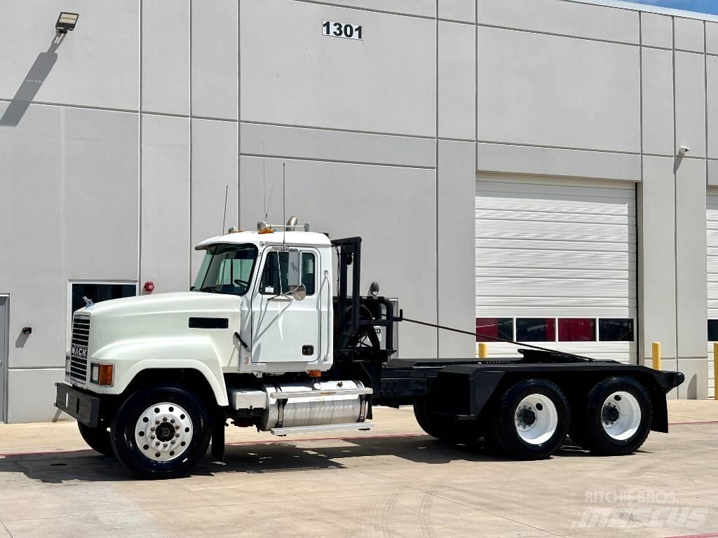 Mack CH 613 Carroattrezzi