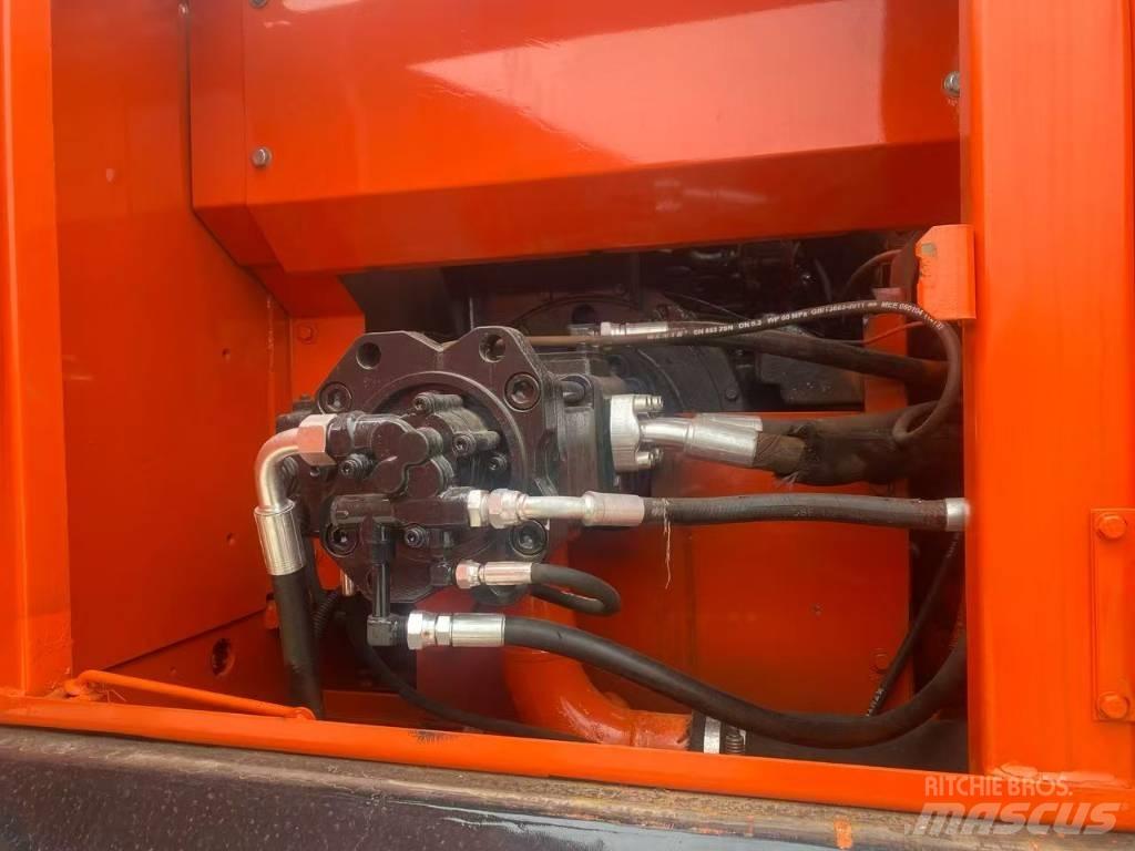 Doosan DX 225 LC Escavatori cingolati