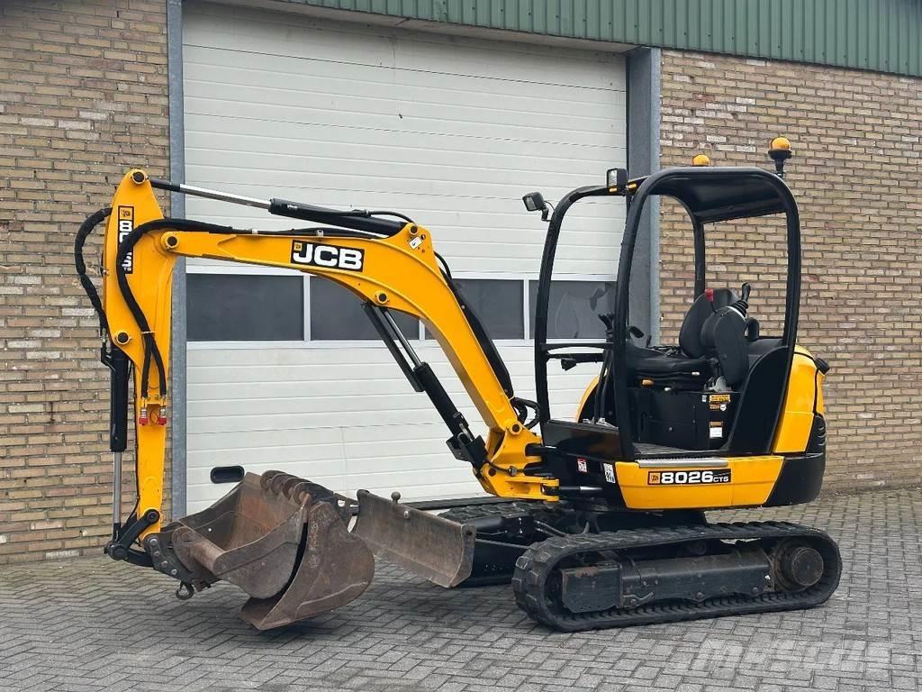JCB 8026 CTS Miniescavatori