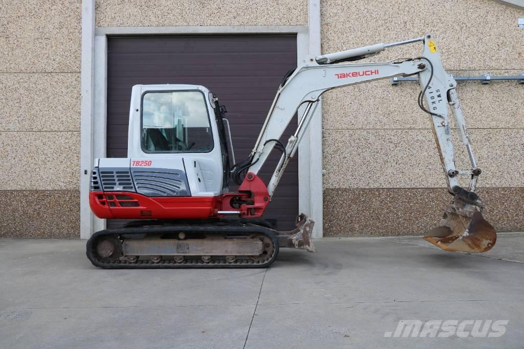 Takeuchi TB 250 Miniescavatori