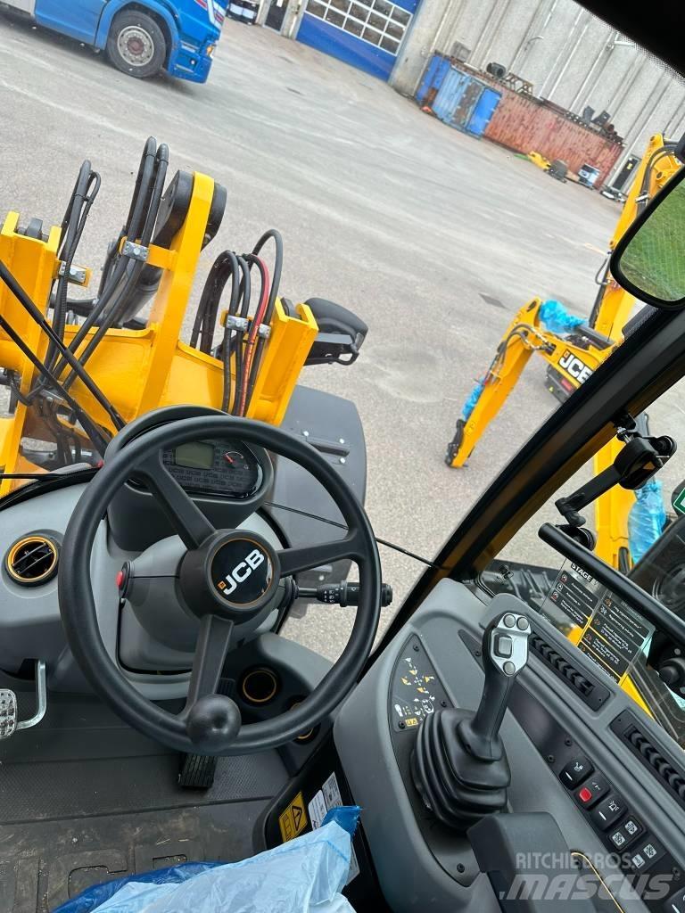 JCB 407 Pale gommate