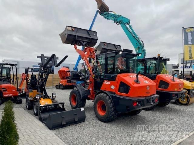 Knikmops KM180 Pale gommate