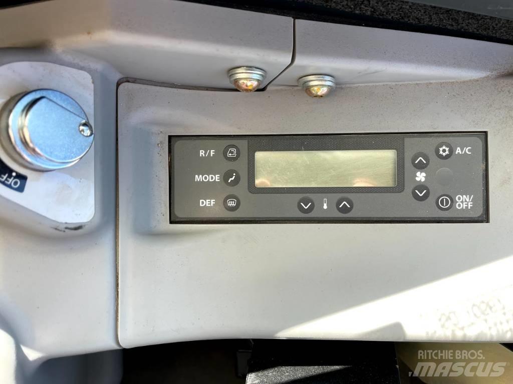 Hitachi ZX 38 U-5 A Miniescavatori