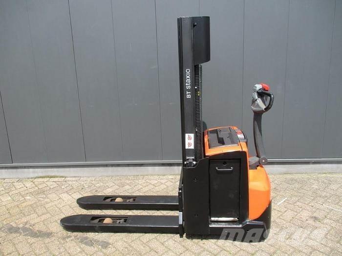Toyota SWE 120L Transpallet uomo a terra