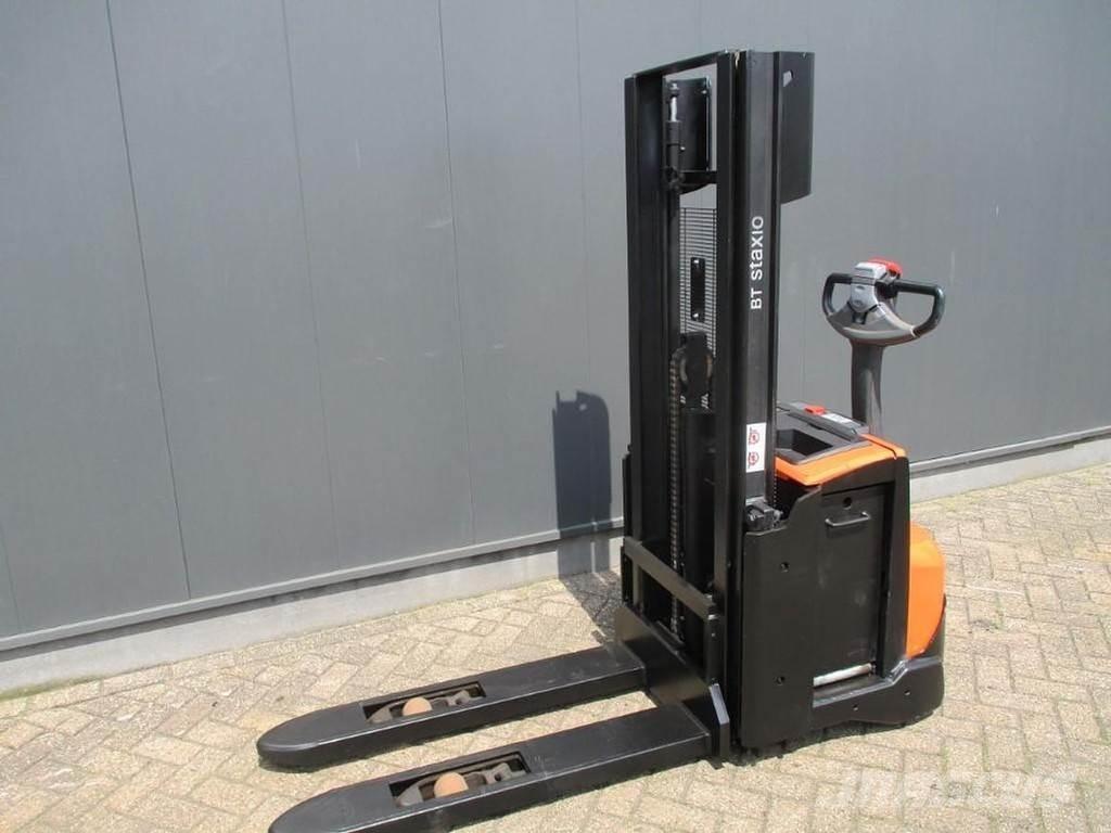 Toyota SWE 120L Transpallet uomo a terra