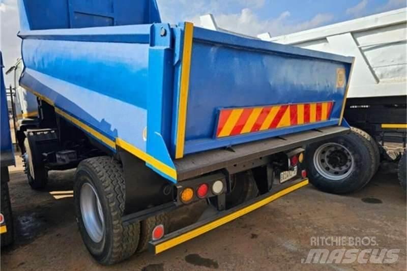 Tata LPK Camion altro