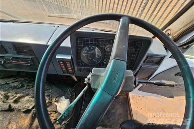 Tata LPK Camion altro