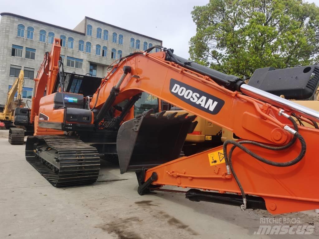 Doosan DX 225 LC Escavatori cingolati