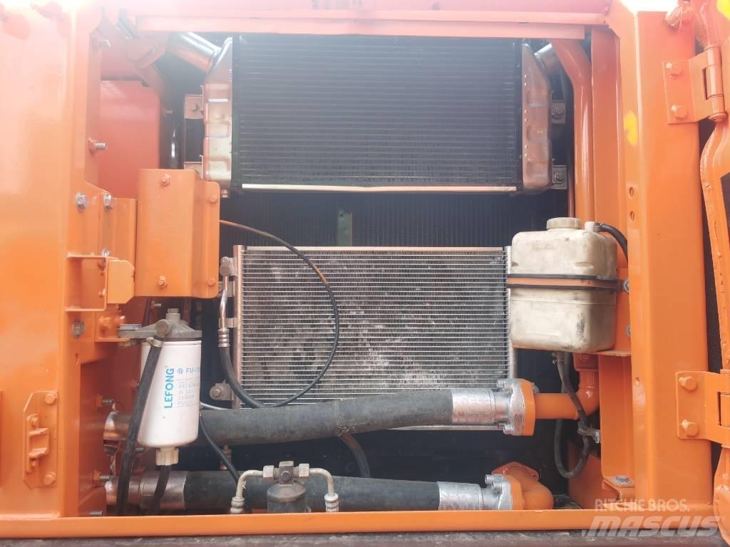 Doosan DX 225 LC Escavatori cingolati
