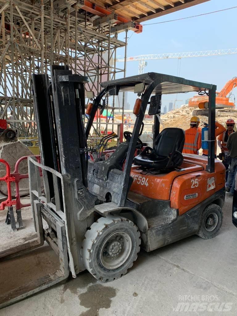 TCM Forklift FD25T4 Carrelli elevatori diesel