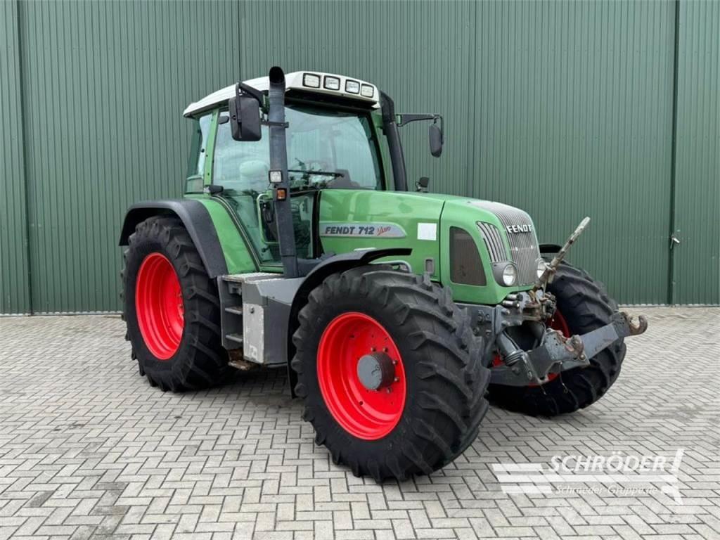 Fendt 712 VARIO Trattori