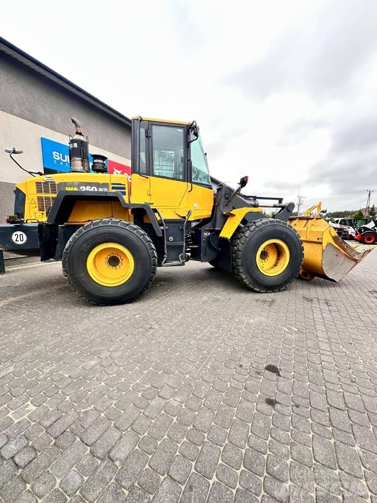 Komatsu WA 250 PZ-6 Pale gommate