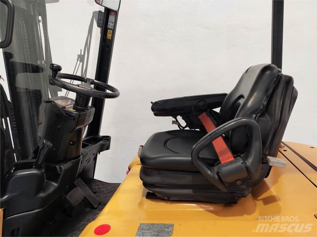 CAT EP25K PAC Carrelli elevatori elettrici