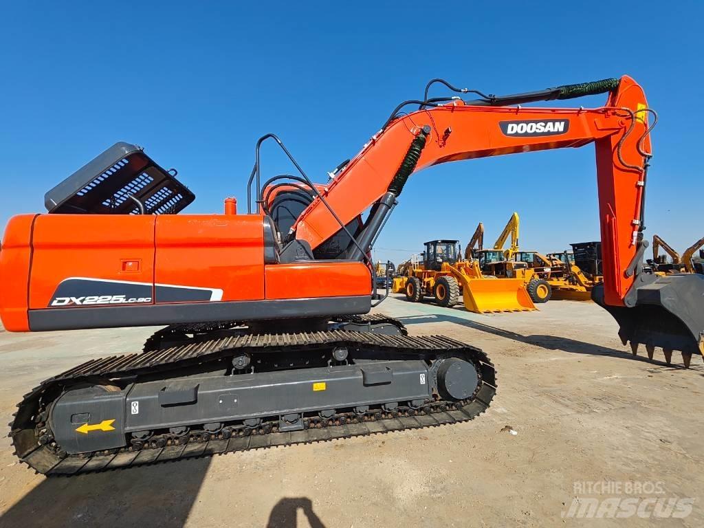 Doosan DX 225 LC Escavatori cingolati