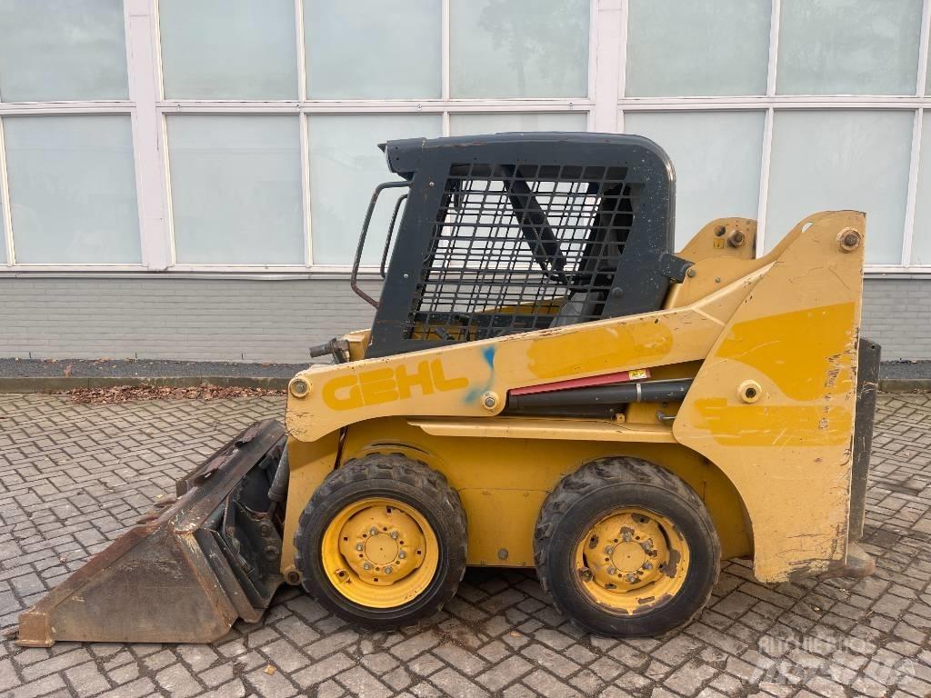 Gehl 3840 E     2015 Mini Pale Gommate