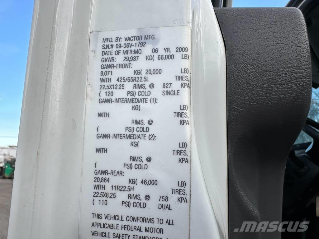 International 7500 Camion autospurgo