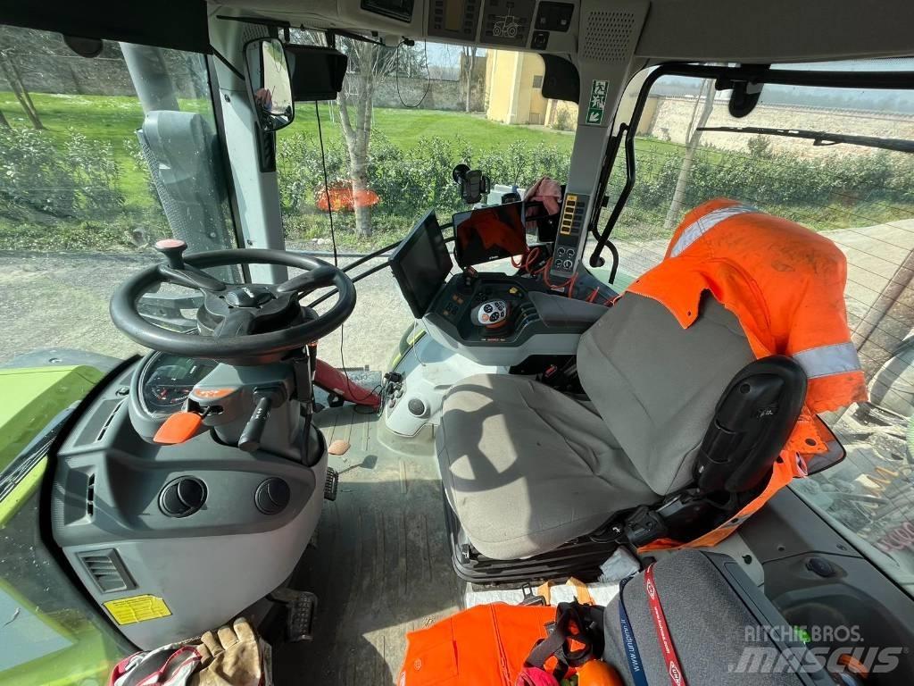 CLAAS Axion 830 Trattori
