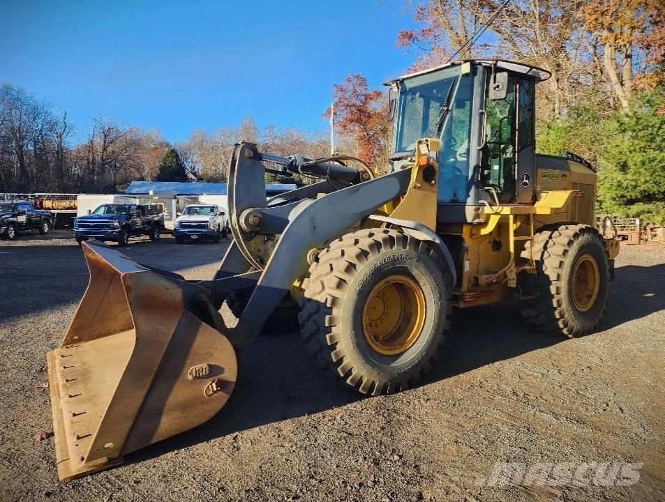 John Deere 624 J Pale gommate