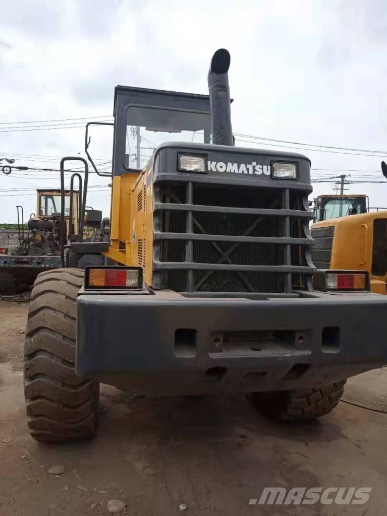 Komatsu WA 320-3 Pale gommate
