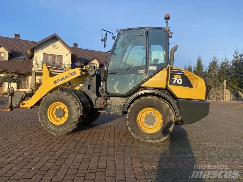 Komatsu WA 70-6 Pale gommate