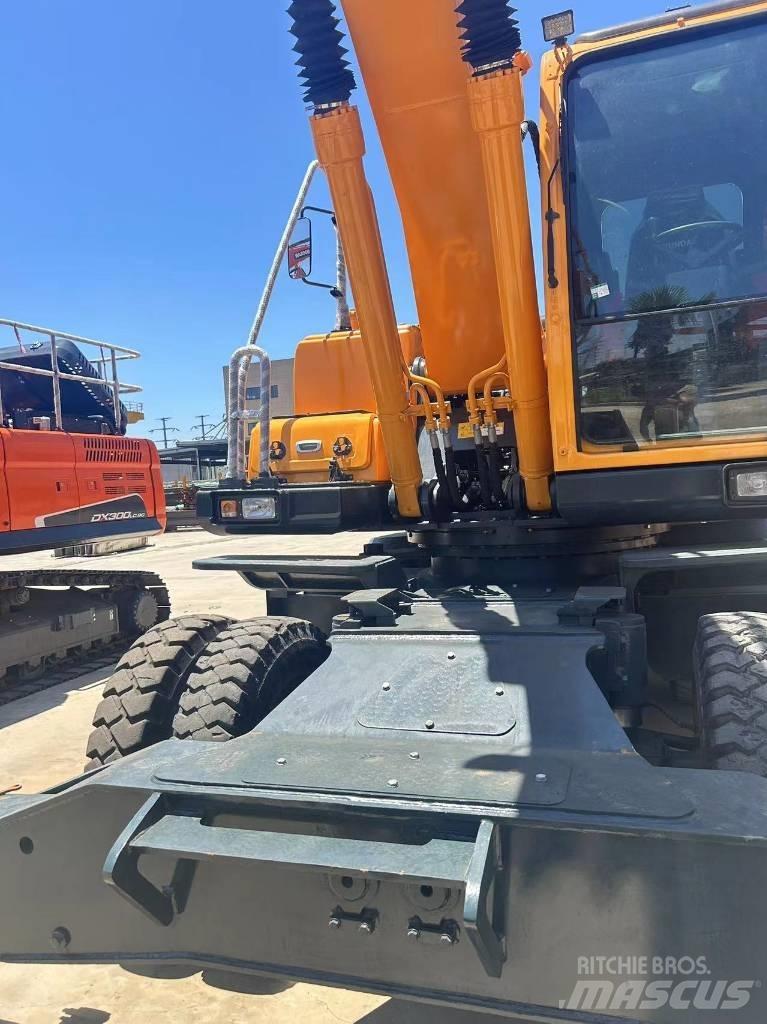 Hyundai R210W-9 Escavatori gommati