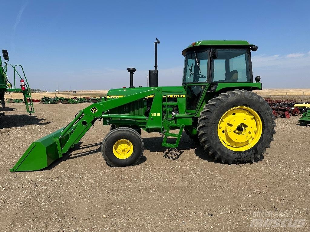 John Deere 4230 Trattori