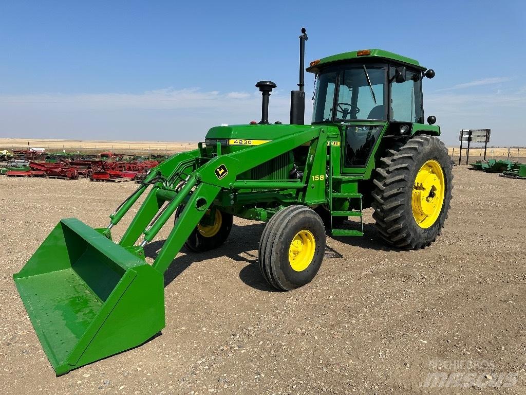 John Deere 4230 Trattori