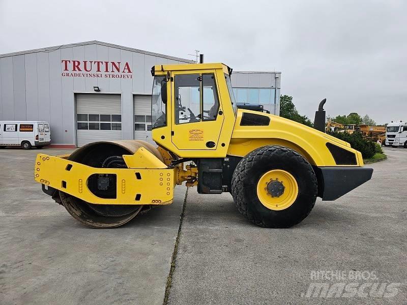 Bomag BW 213 D H-4 Rulli monotamburo