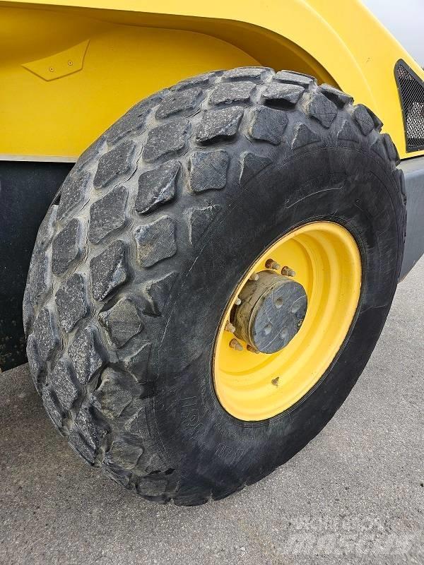 Bomag BW 213 D H-4 Rulli monotamburo
