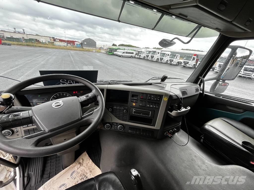 Volvo VOLVO FM 6X2 Camion con cassone scarrabile