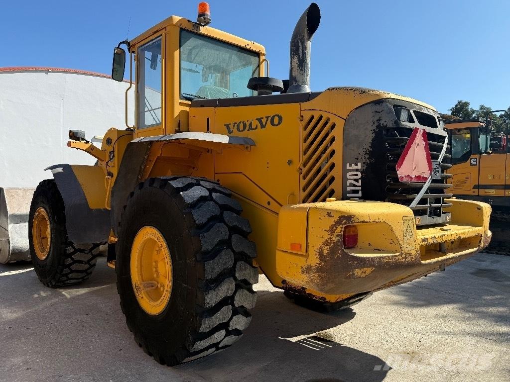 Volvo L 120 E Pale gommate