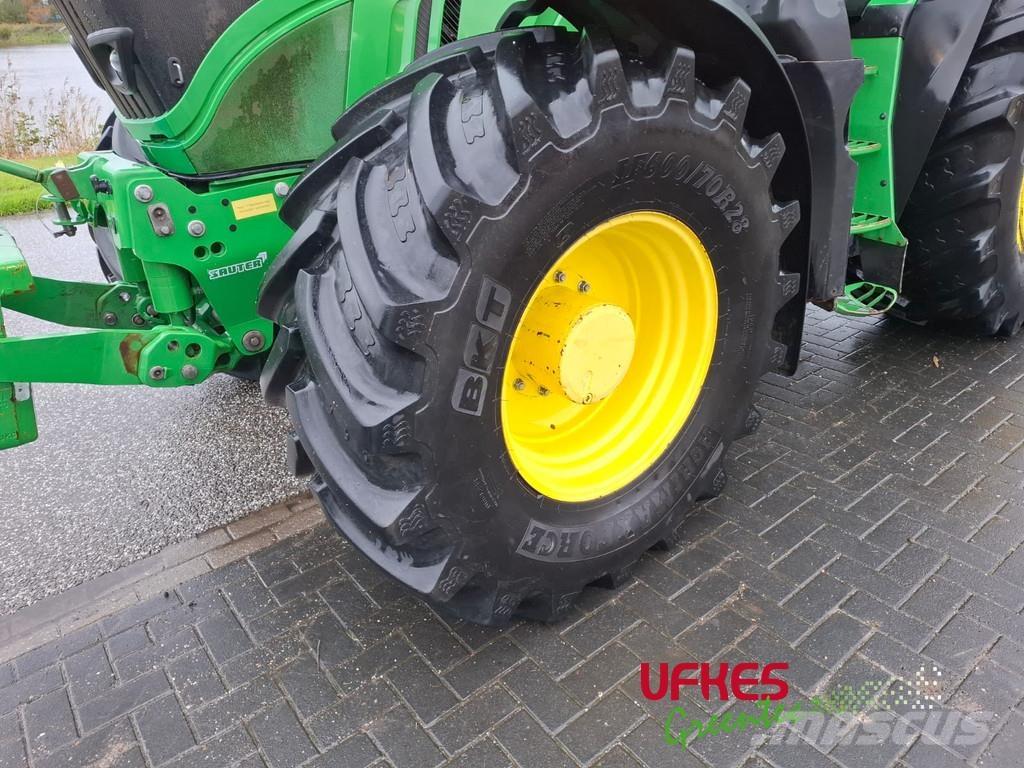 John Deere 6215 R Trattori