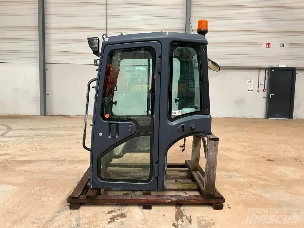 Kubota U 48-4 / U 55-4 Cabine e interni