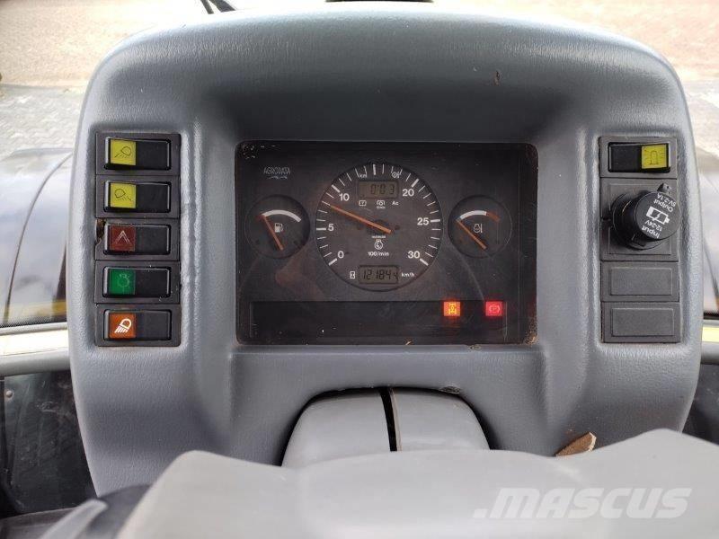 Valtra 6850 Trattori